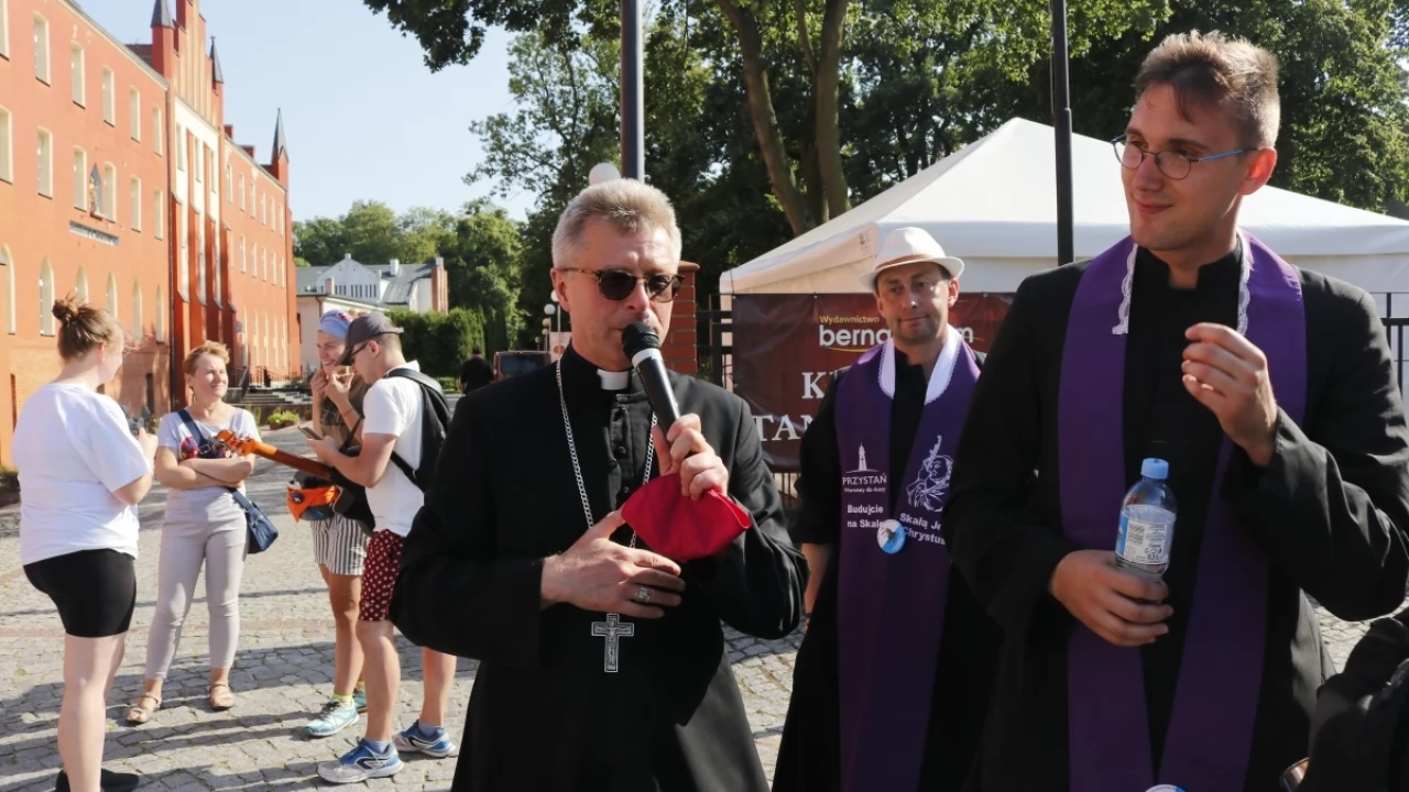 Tczew - Tczewska pielgrzymka wyruszyła na Jasną Górę