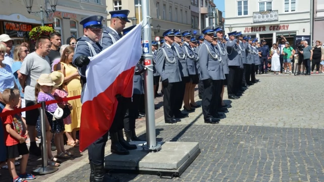 Tczew - Policjanci z całego województwa świętowali w Tczewie