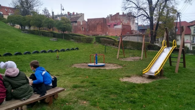 Tczew - Place zabaw na Wąskiej doposażone