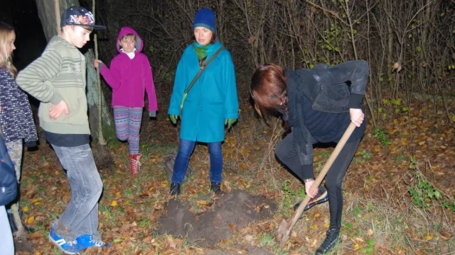 Tczew - Mieszkańcy wsi Jeleń dbają o miejscowe kasztanowce