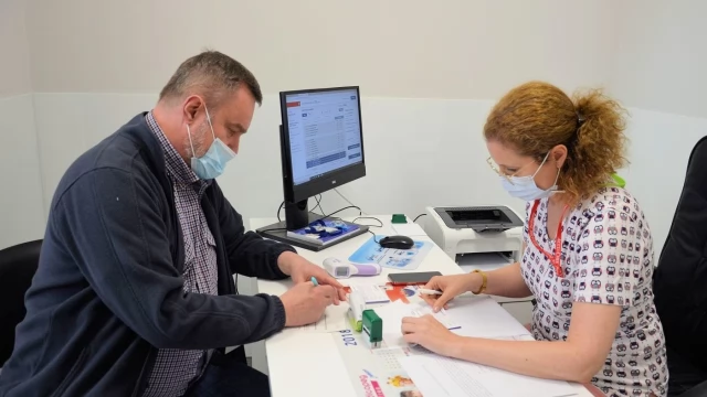 Tczew - Prezydent Tczewa namawia do szczepień, rząd kusi loterią