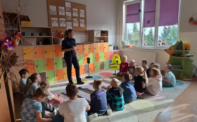 Tczew - Bezpiecznie w szkole i w sieci - spotkania z policyjną profilaktyk