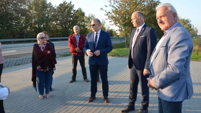 Tczew - Mieszkańcy Czarlina chcą kładki nad "krajówką"