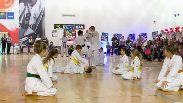 Tczew - 27 Finał WOŚP w Szkole Podstawowej w Dąbrówce. Się działo!