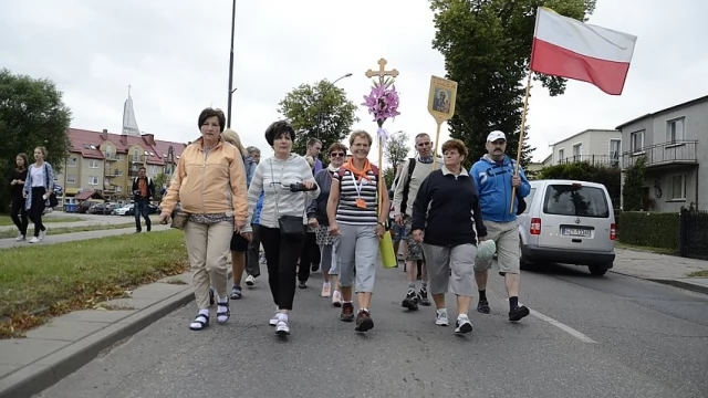 Tczew - Ruszyła piesza pielgrzymka na Jasną Górę - grupa Tczewska już na szlaku