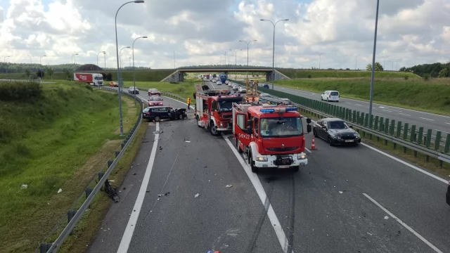 Tczew - Poważny wypadek na A1. Przewrócona ciężarówka blokuje jezdnię w stronę Gdańska