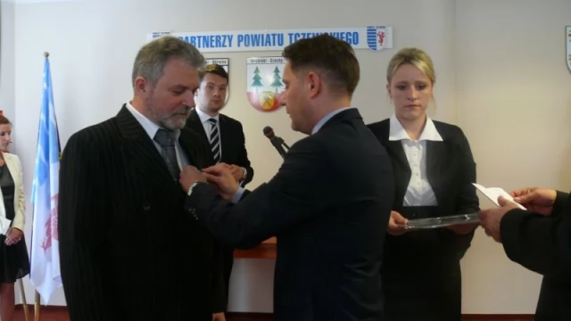 Tczew - Prezydent RP nagrodził medalami za dobrą pracę