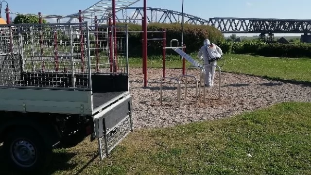 Tczew - ZUK dezynfekuje place zabaw
