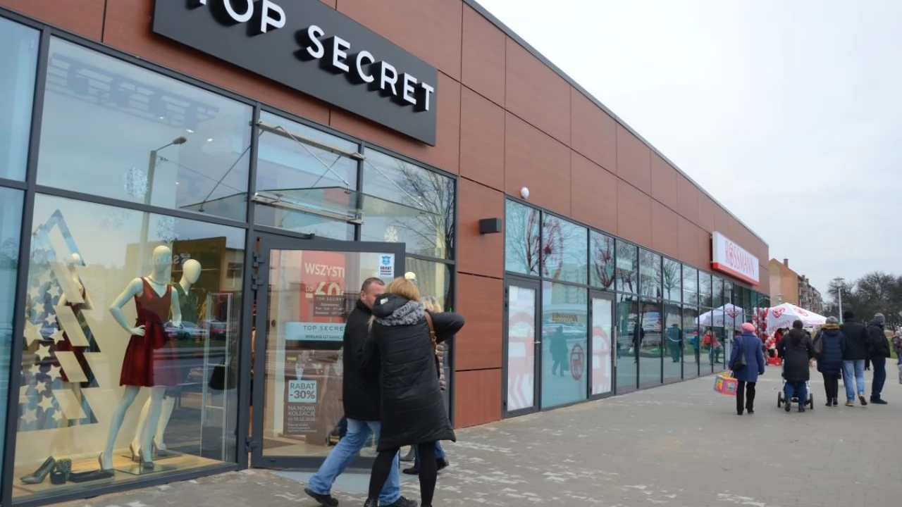 Tczew - Zakończyła się przebudowa minicentrum handlowego na  Suchostrzygach
