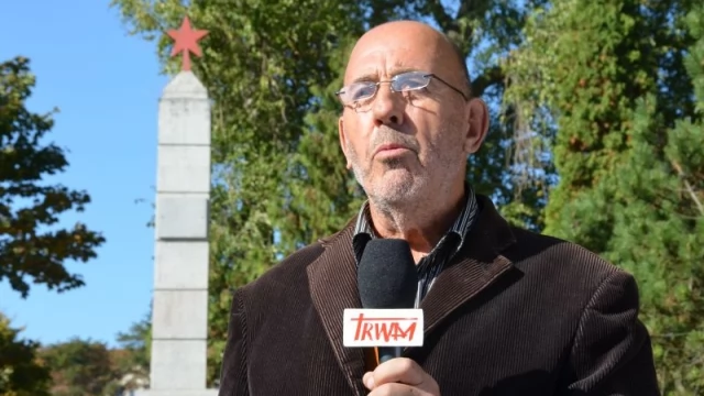 Tczew - Telewizja Trwam przy mogile żołnierzy radzieckich. Emocje nie gasną