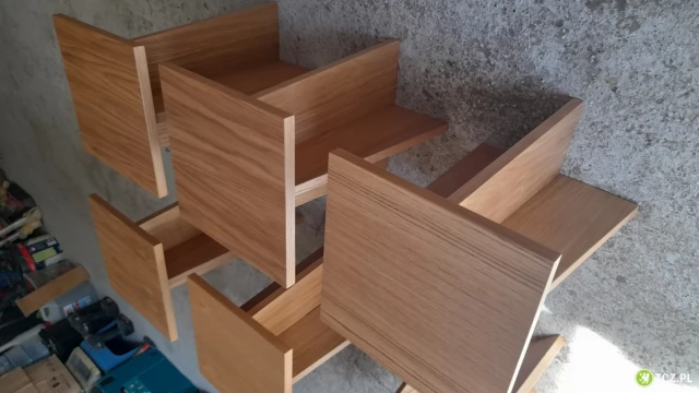 Tczew - Nowe taborety dębowe