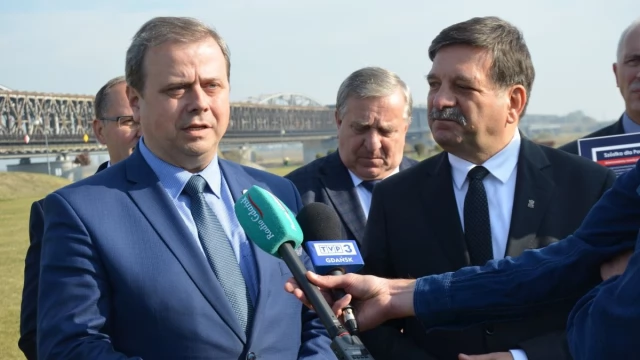 Tczew - Janusz Śniadek z kandydatami prezentuje "powiatową szóstkę"
