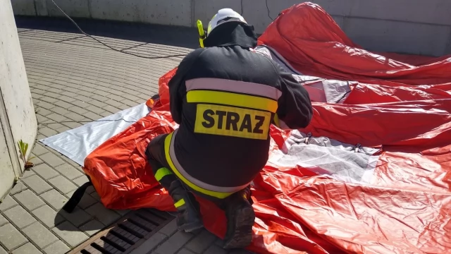 Tczew - Przed szpitalem stanęła tymczasowa izba przyjęć. Wstępna segregacja w namiocie