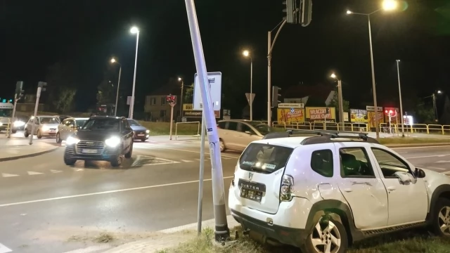 Tczew - Nietrzeźwy 53-latek wjechał na czerwonym i uderzył w autobus