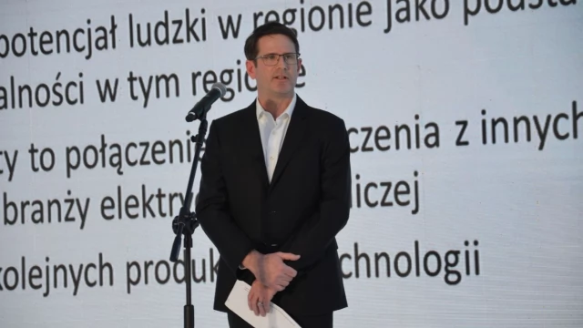 Tczew - W Eatonie otwarto nowoczesną linię wytwarzania komponentów do elektrycznych aut