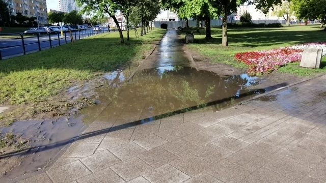 Tczew - Kałuża czy chodnik?