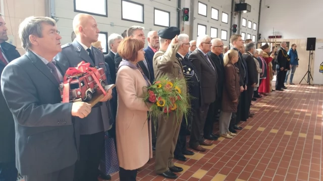 Tczew - Komendant PSP w Tczewie pożegnał się ze służbą - jest już jego następca