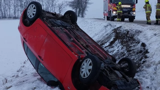 Tczew - Trudne warunki na drogach - są wypadki i kolizje. Uważajcie!
