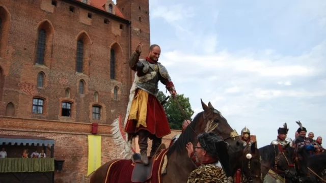 Tczew - Gniew. Dziesięć lat z husarią