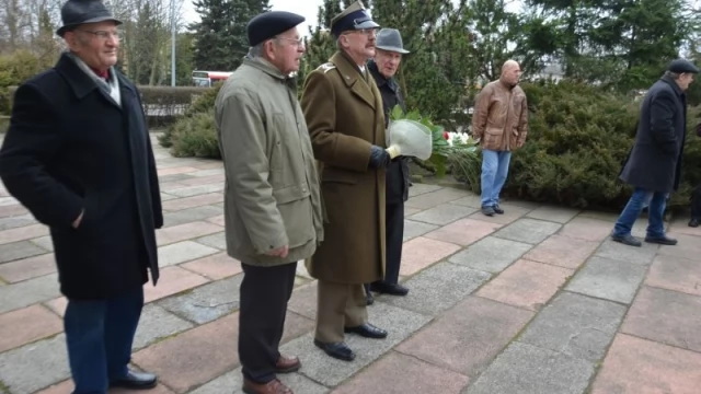 Tczew - 70. lat od wkroczenia Armii Czerwonej. Awantura przy pomniku-mogile