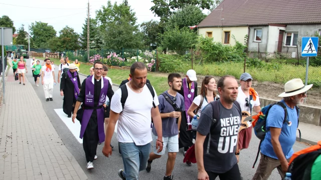 Tczew - Pielgrzymi coraz bliżej celu. Przejdą blisko pół tysiąca kilometrów!