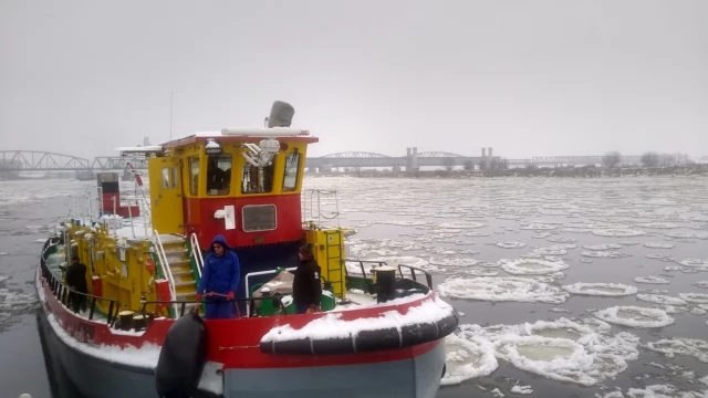 Tczew - Pierwszy patrol lodołamaczy w sezonie zimowym