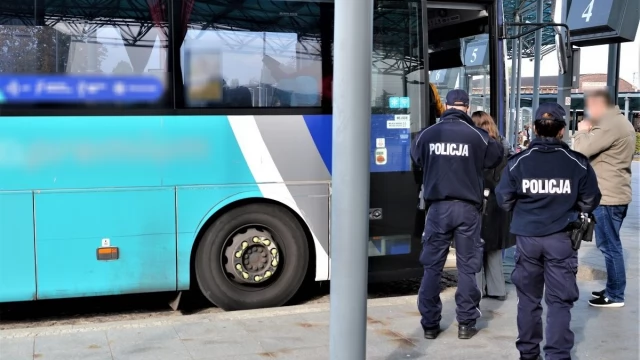 Tczew - Policyjne działania w związku z COVID-19. Tylko w weekend kilkadziesiąt interwencji