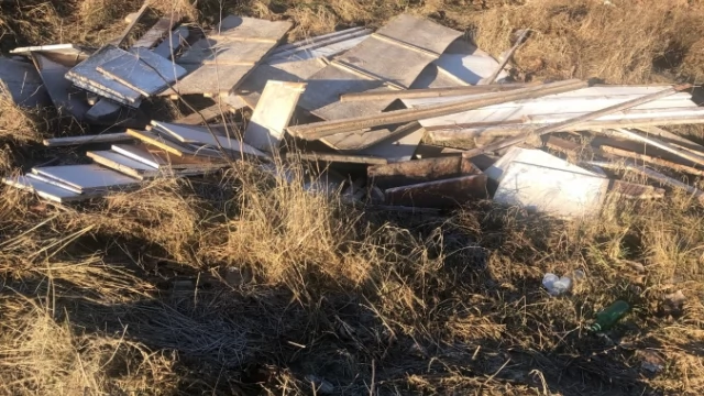 Tczew - Wysypisko śmieci na terenie dawnej jednostki wojskowej