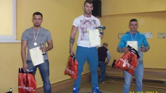Tczew - Wyciskanie  sztangi leżąc - impreza w trzech kat. wagowych
