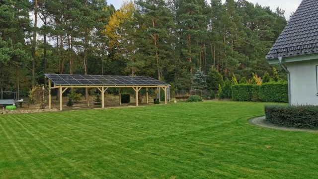 Tczew - Wiata z dachem z paneli fotowoltaicznych - 9, 9 kWp