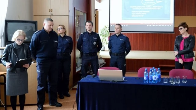 Tczew - Policjanci debatowali o bezpieczeństwie