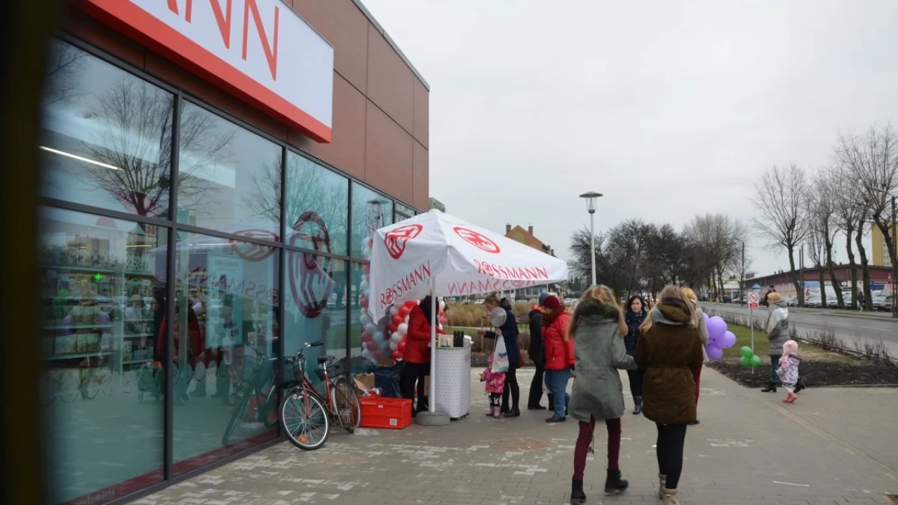 Tczew - Zakończyła się przebudowa minicentrum handlowego na  Suchostrzygach