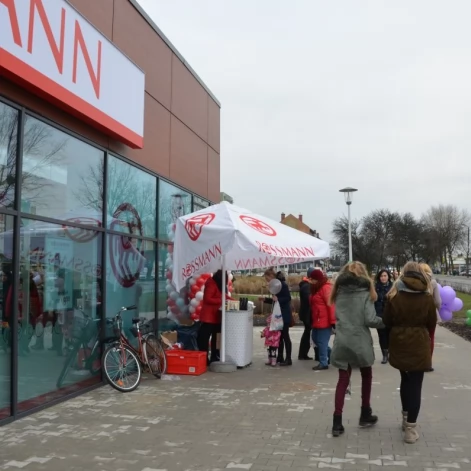 Tczew - Zakończyła się przebudowa minicentrum handlowego na  Suchostrzygach