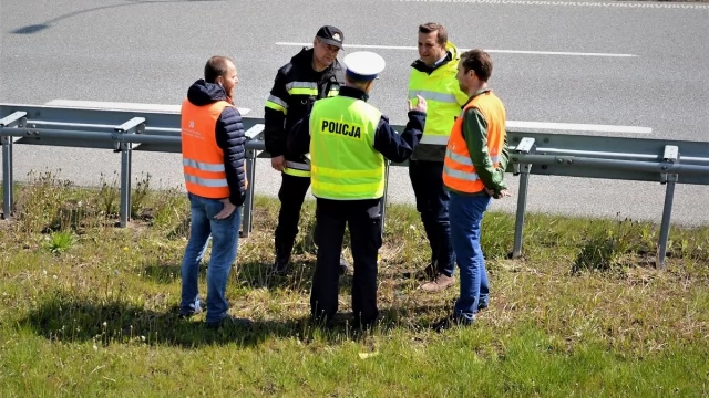 Tczew - Badali przyczyny wypadku ze skutkiem śmiertelnym. Ciężarówka najechała na tył matiza