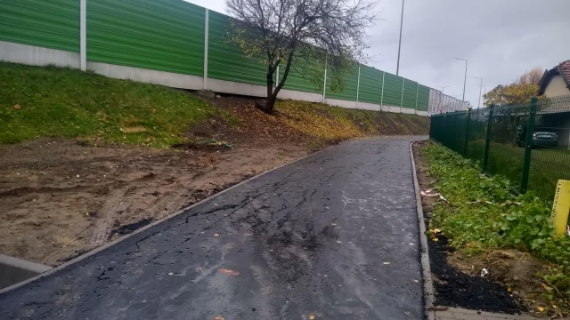Tczew - Kończy się remont ciągu pieszo-rowerowego wzdłuż alei Solidarności