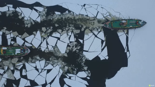 Tczew - Lodołamacze dotarły do Tczewa