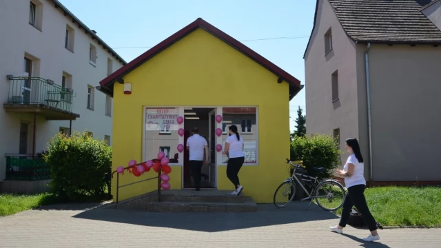 Tczew - Takiego sklepu jeszcze w Tczewie nie było - kupując, pomagamy