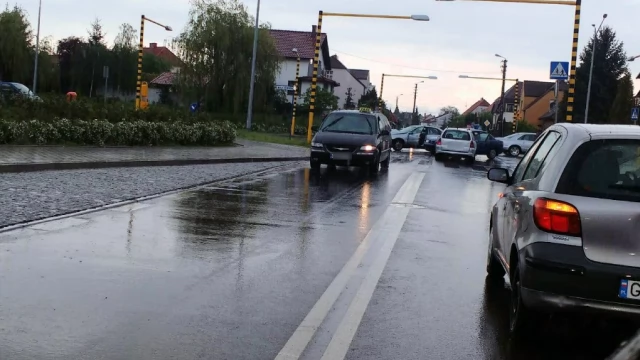Tczew - Skrzyżowanie Żwirki/Kociewska. Zderzenie trzech aut