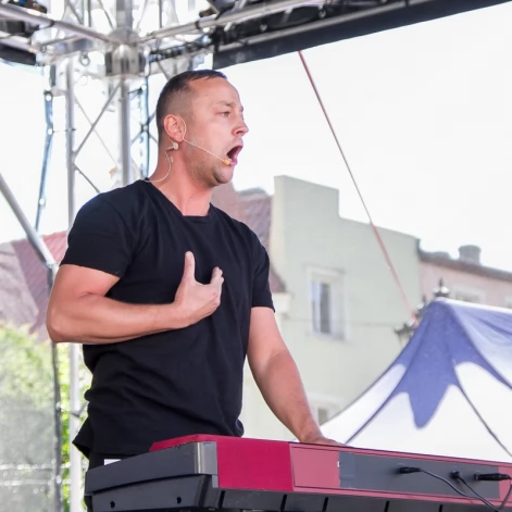 Tczew - Dzień Godności Osoby Niepełnosprawnej. Wystąpił CZESŁAW ŚPIEWA SOLO ACT