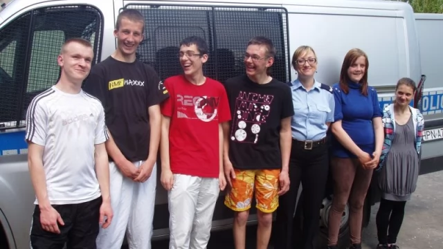 Tczew - Młodzież odwiedziła komendę - podglądali pracę policji