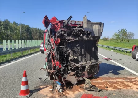 Tczew - Zderzenie dwóch ciężarówek na A1