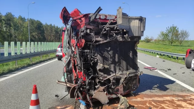 Tczew - Zderzenie dwóch ciężarówek na A1