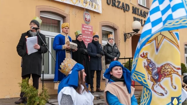 Tczew - Ulicami Pelplina przeszedł Orszak Trzech Króli
