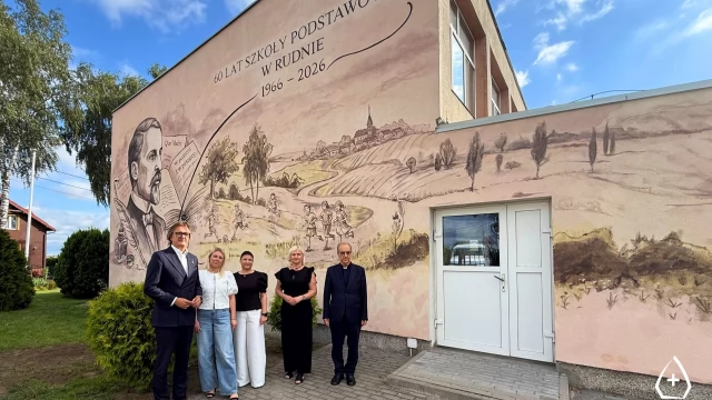 Tczew - Jubileuszowy mural odsłonięty w Rudnie