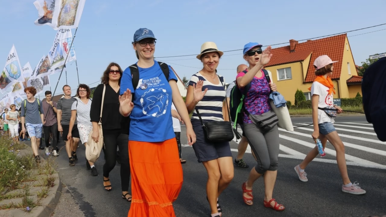 Tczew - Tczewska pielgrzymka wyruszyła na Jasną Górę