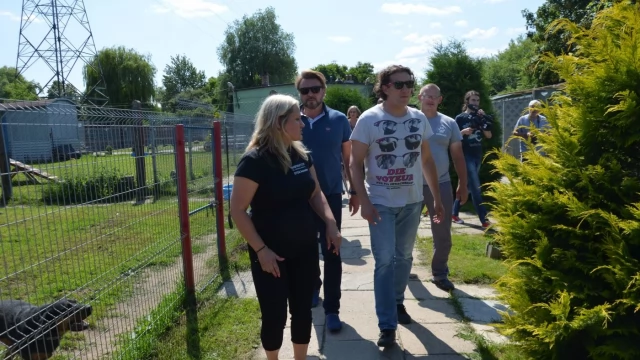 Tczew - Filmowcy z wizytą w schronisku. Chcą rozpropagować tczewską akcję
