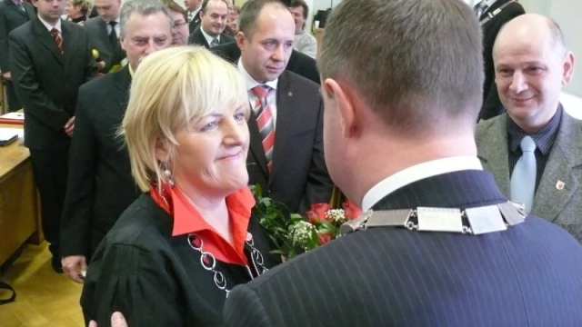 Tczew - Łzy i gratulacje - Mirosław Pobłocki przejął urząd od Zenona Odyi