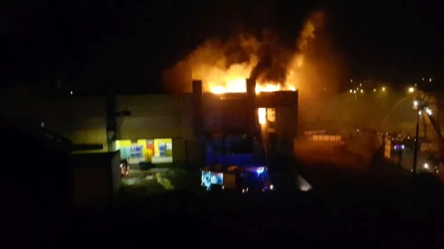 Tczew - "Retman" w płomieniach. Olbrzymie straty, akcja gaśnicza trwa