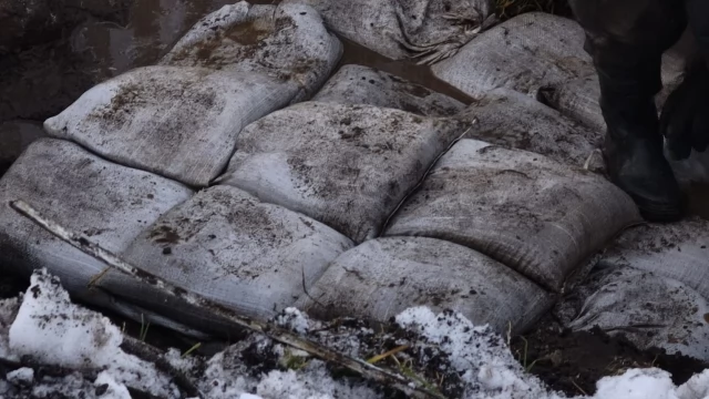 Tczew - Akcja na osiedlu Staszica. Woda mogła przerwać wał