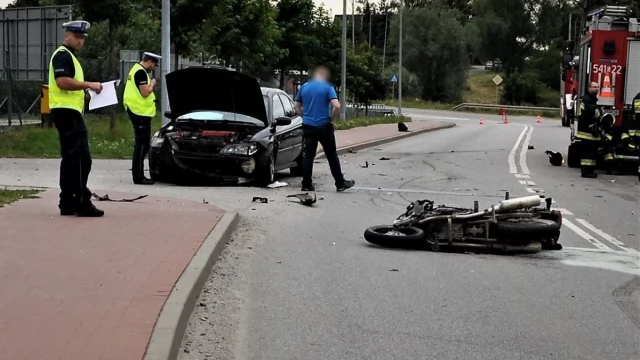 Tczew - Policjanci zatrzymali kierowcom prawa jazdy za spowodowanie wypadków